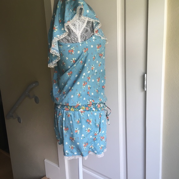 Pretty, femme, new, off shoulder floral jumpsuit - Picture 5 of 7